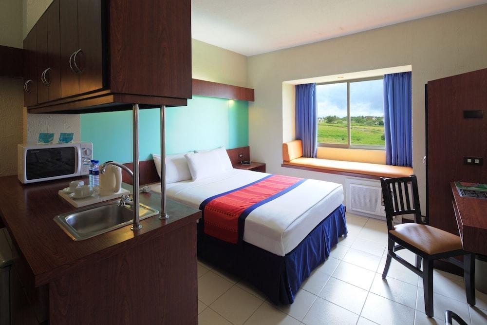 Microtel By Wyndham Eagle Ridge General Trias  Exterior foto
