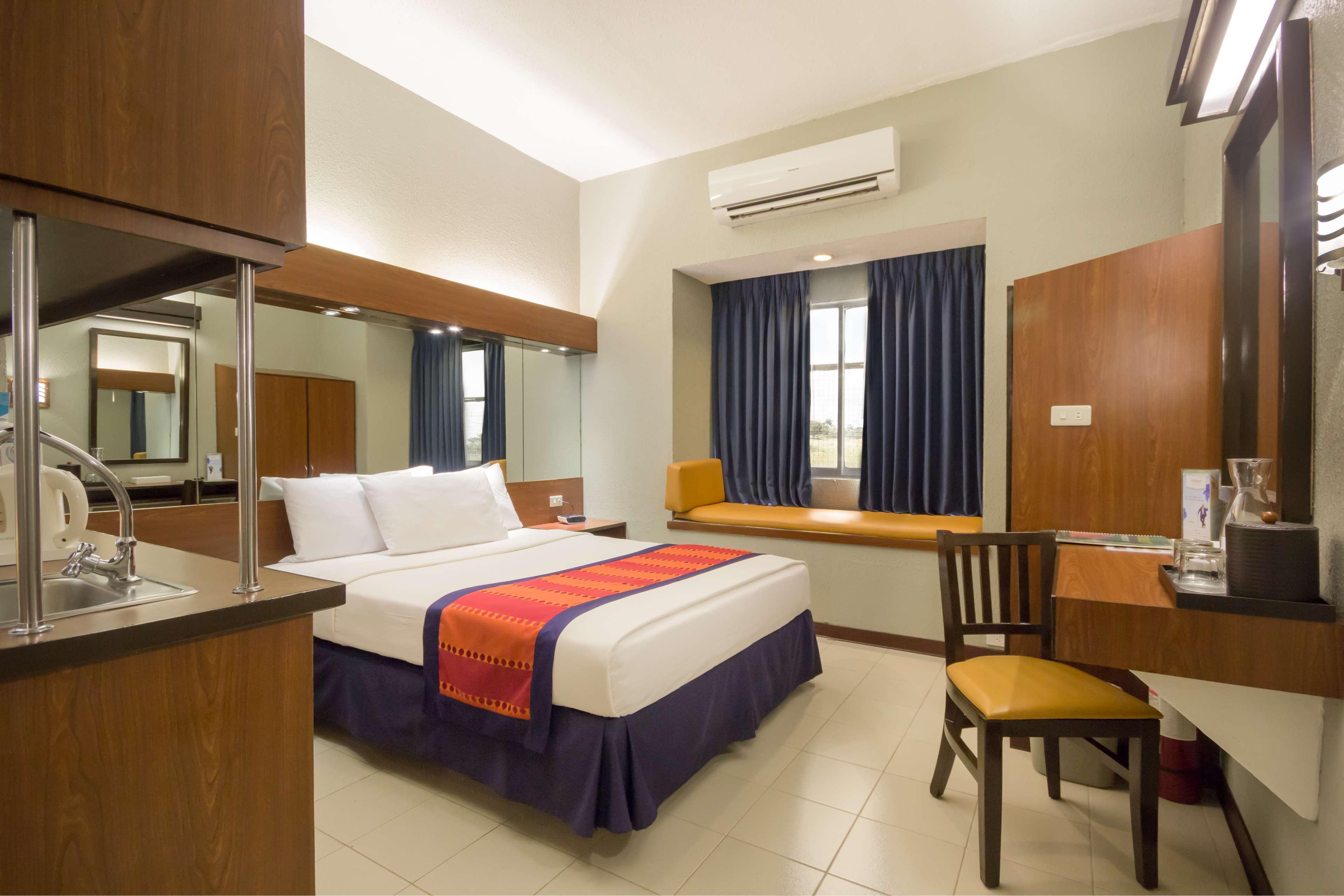 Microtel By Wyndham Eagle Ridge General Trias  Exterior foto