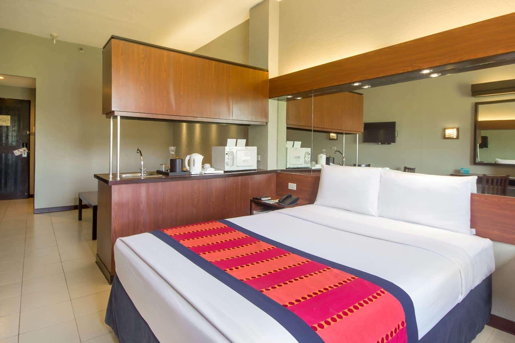 Microtel By Wyndham Eagle Ridge General Trias  Exterior foto