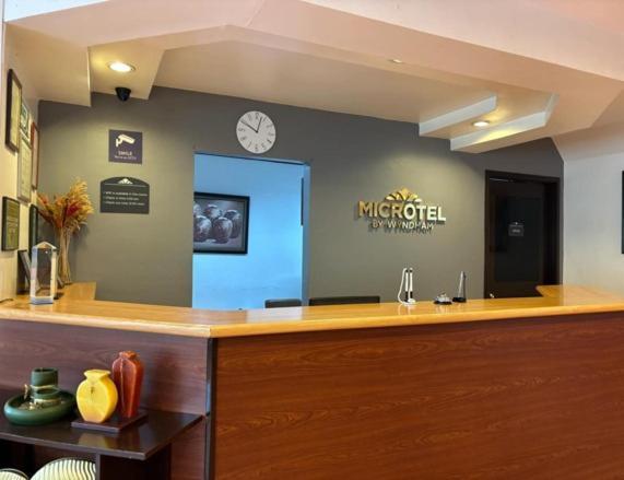 Microtel By Wyndham Eagle Ridge General Trias  Exterior foto