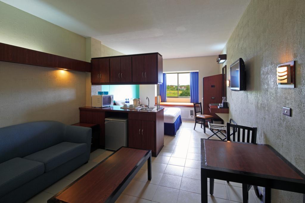 Microtel By Wyndham Eagle Ridge General Trias  Exterior foto